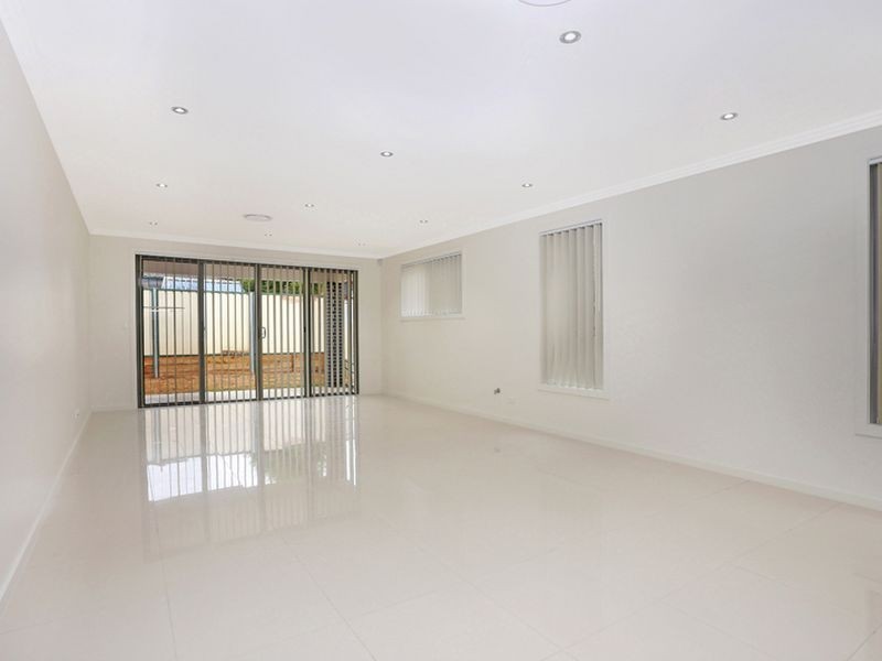 9 Rupert St, Merrylands NSW 2160