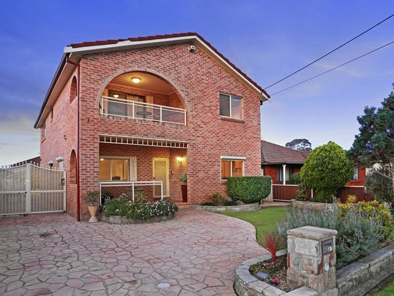 13 Bursill St, Guildford NSW 2161