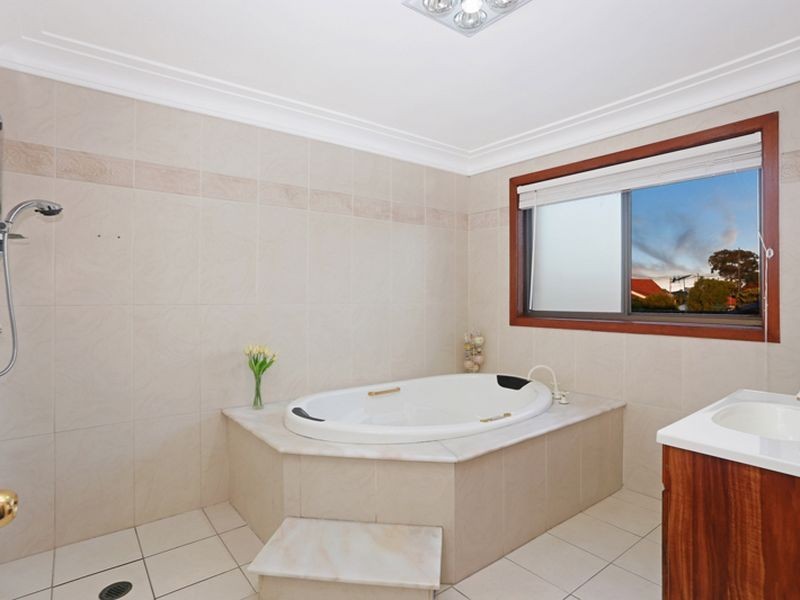 13 Bursill St, Guildford NSW 2161