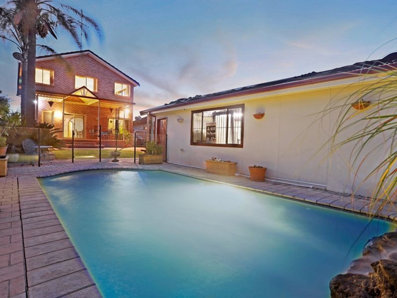 13 Bursill St, Guildford NSW 2161