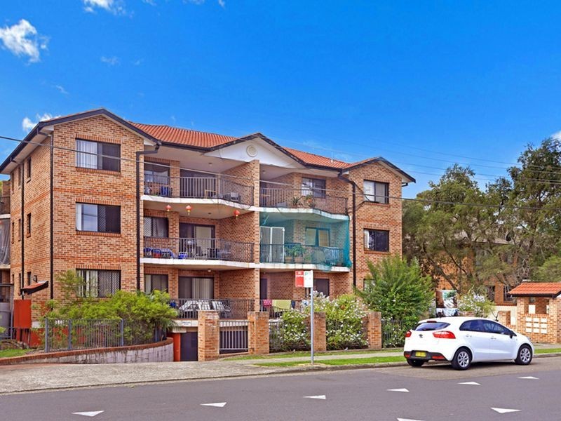 8/49-51 Calliope St, Guildford NSW 2161