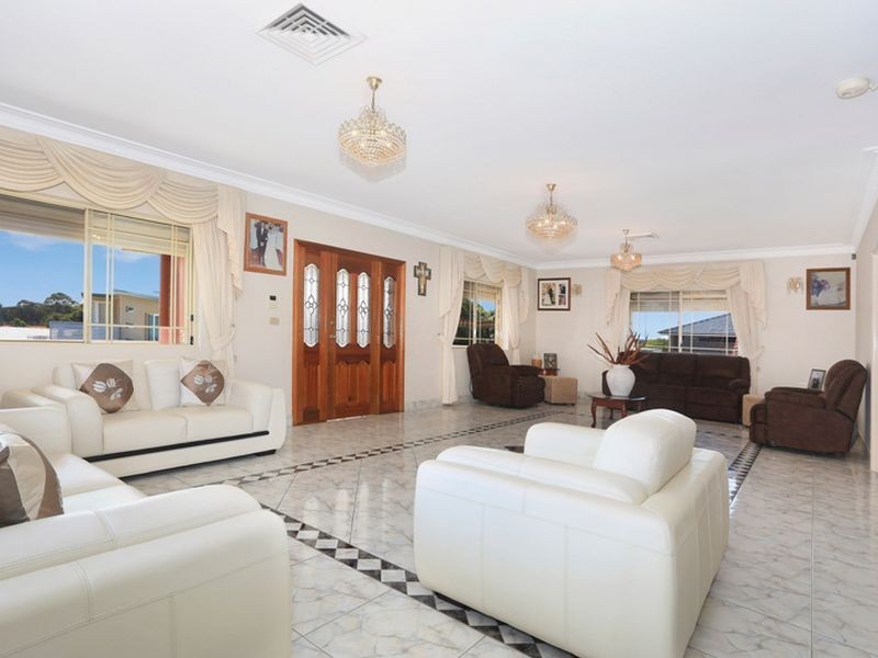 2 Cross Rd, Merrylands NSW 2160