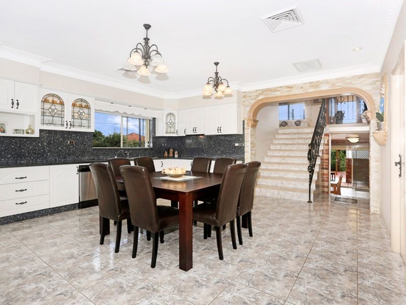 2 Cross Rd, Merrylands NSW 2160