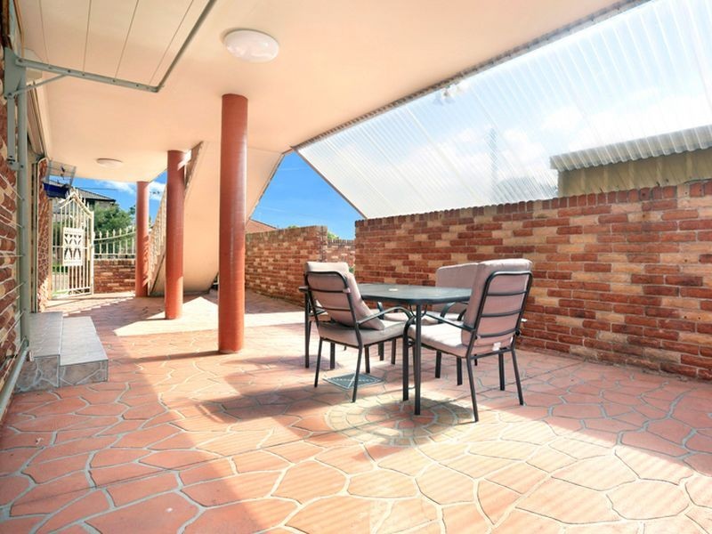 2 Cross Rd, Merrylands NSW 2160