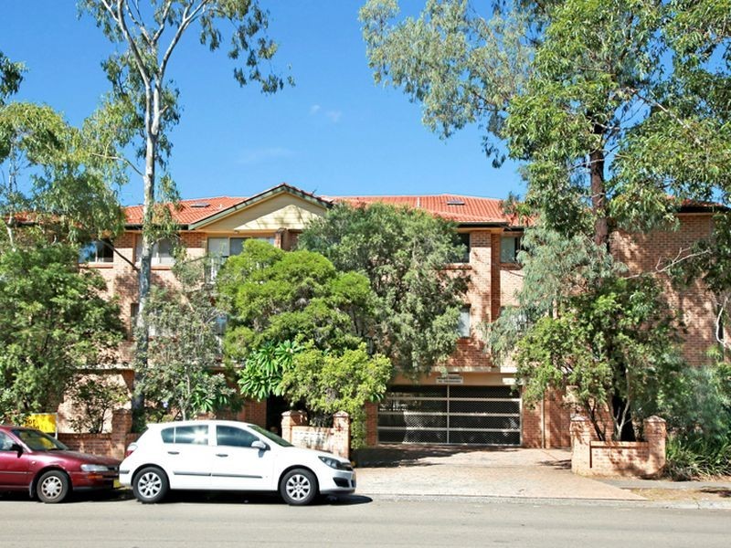 8/1-3 Windsor Rd, Merrylands NSW 2160