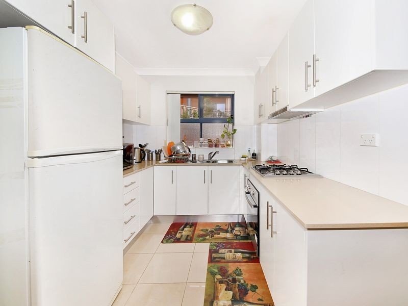 3/38-40 Memorial Ave, Merrylands NSW 2160