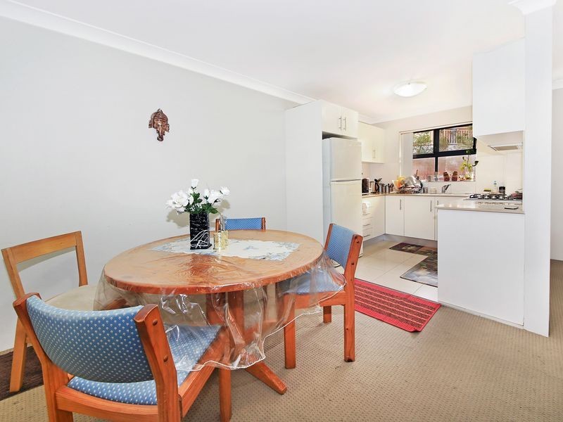 3/38-40 Memorial Ave, Merrylands NSW 2160