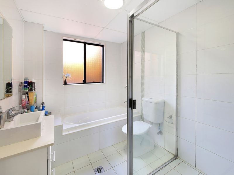 3/38-40 Memorial Ave, Merrylands NSW 2160