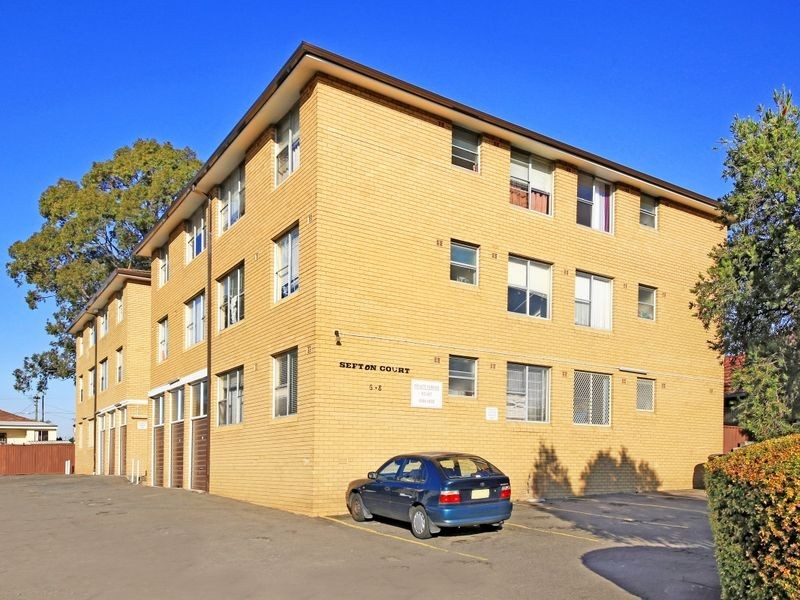 8/6-8 Station Street, Guildford NSW 2161