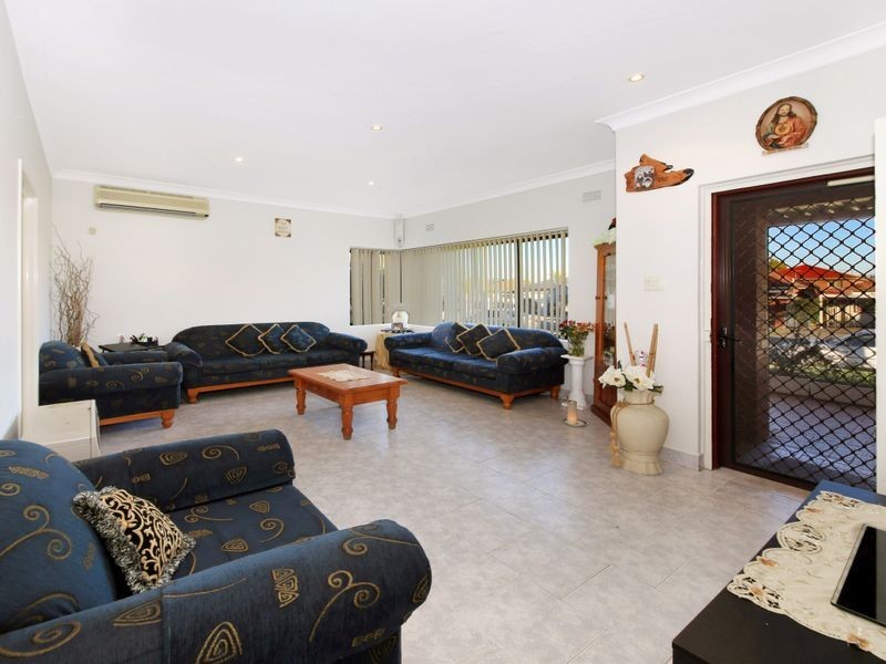 25 Osgood St, Guildford NSW 2161