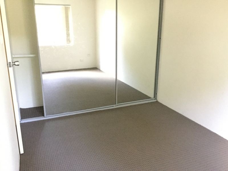 1/27 Windsor Road, Merrylands NSW 2160