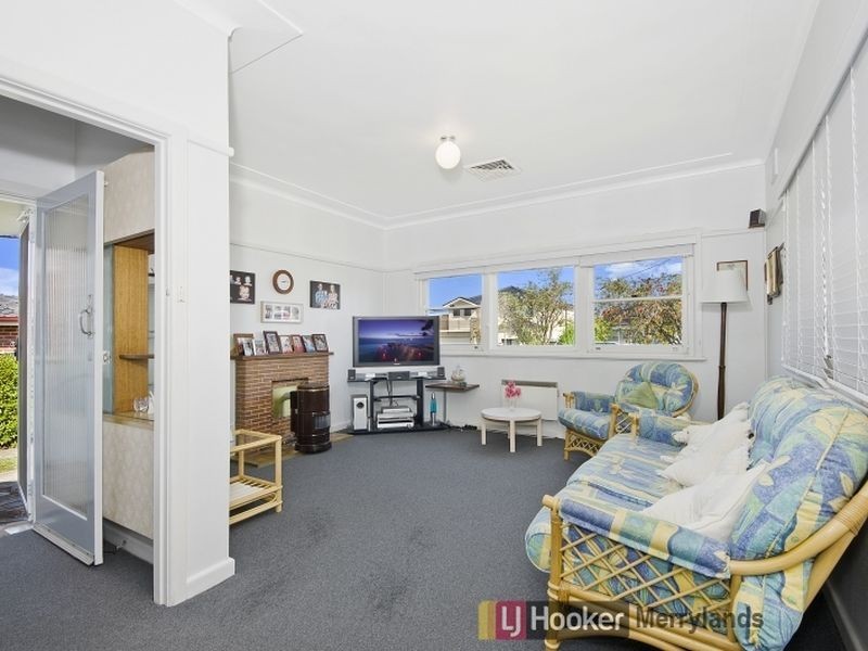 13 Cartwright Ave, Merrylands NSW 2160