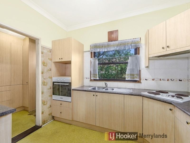 8 Churchill St, Fairfield Heights NSW 2165