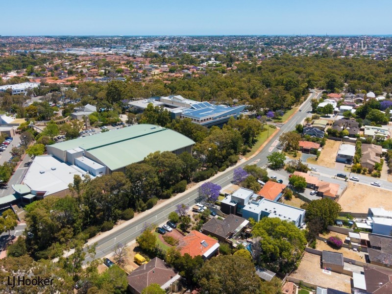 9 Almondbury Road, Ardross WA 6153