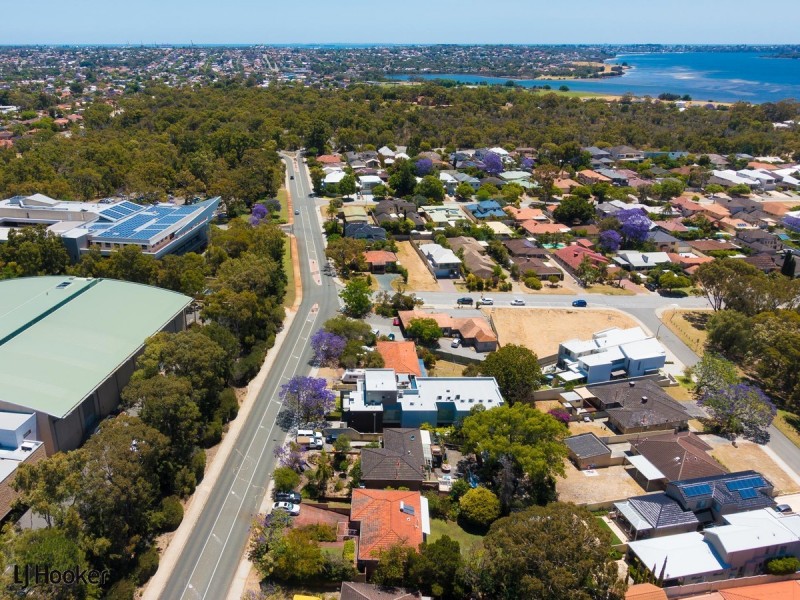 9 Almondbury Road, Ardross WA 6153