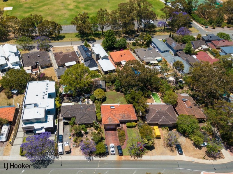 9 Almondbury Road, Ardross WA 6153