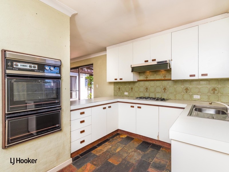 8A Salter Point Parade, Salter Point WA 6152