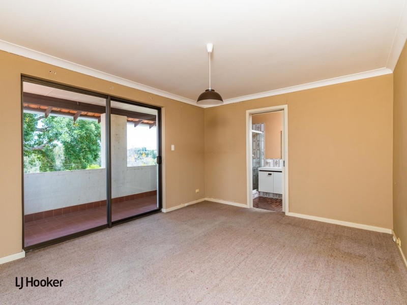 8A Salter Point Parade, Salter Point WA 6152