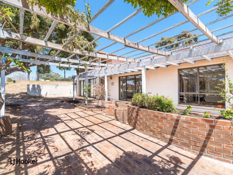 8A Salter Point Parade, Salter Point WA 6152