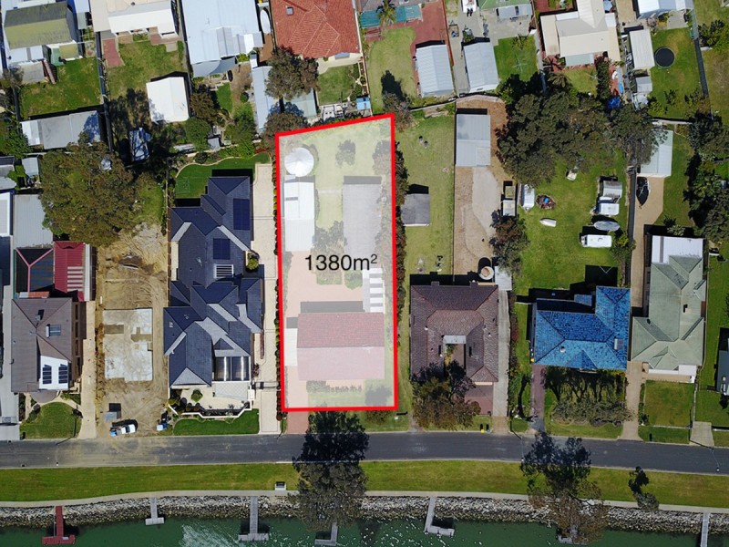 16 Fairbridge Road, Halls Head WA 6210