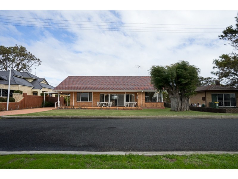 16 Fairbridge Road, Halls Head WA 6210
