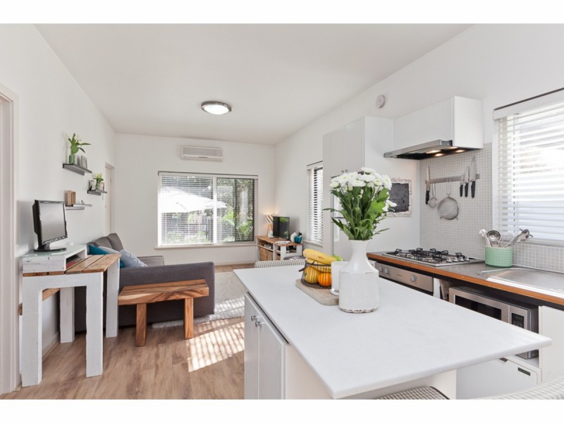 1/3 Currie Street, Jolimont WA 6014