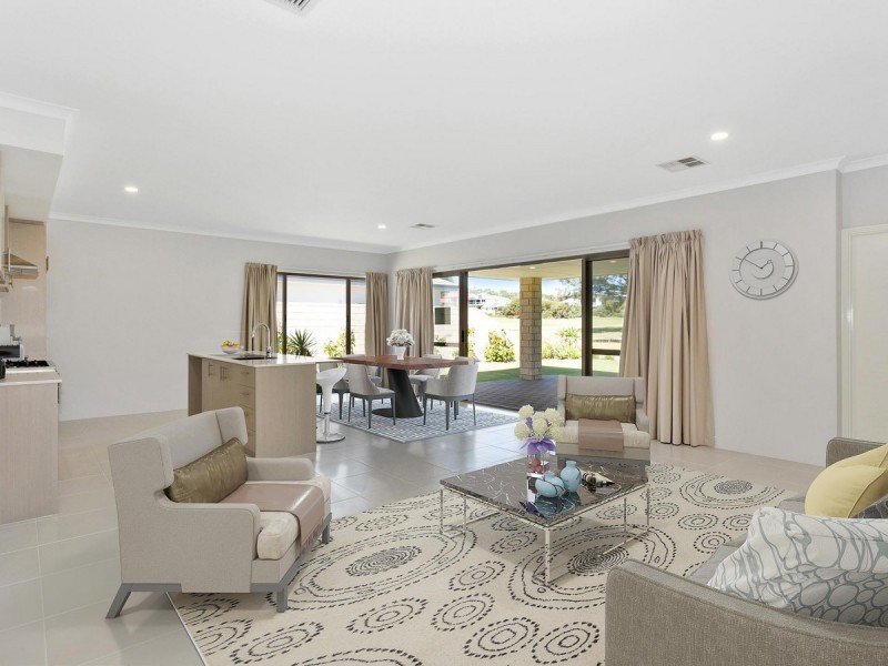 17 Caddadup Retreat, Dawesville WA 6211