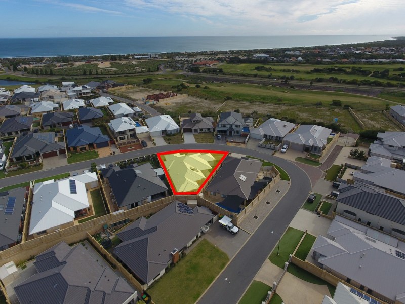 18 Holloways Ridge, Secret Harbour WA 6173