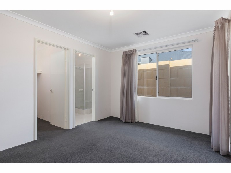 18 Holloways Ridge, Secret Harbour WA 6173