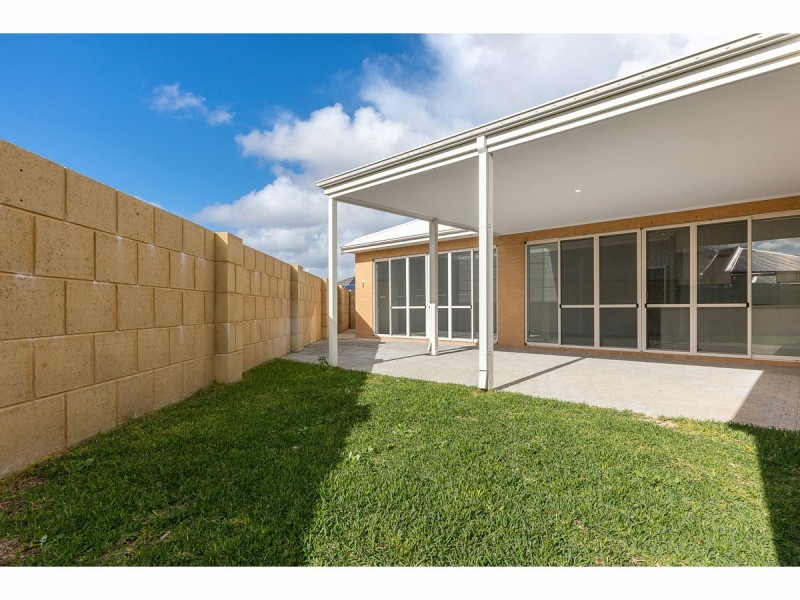 18 Holloways Ridge, Secret Harbour WA 6173