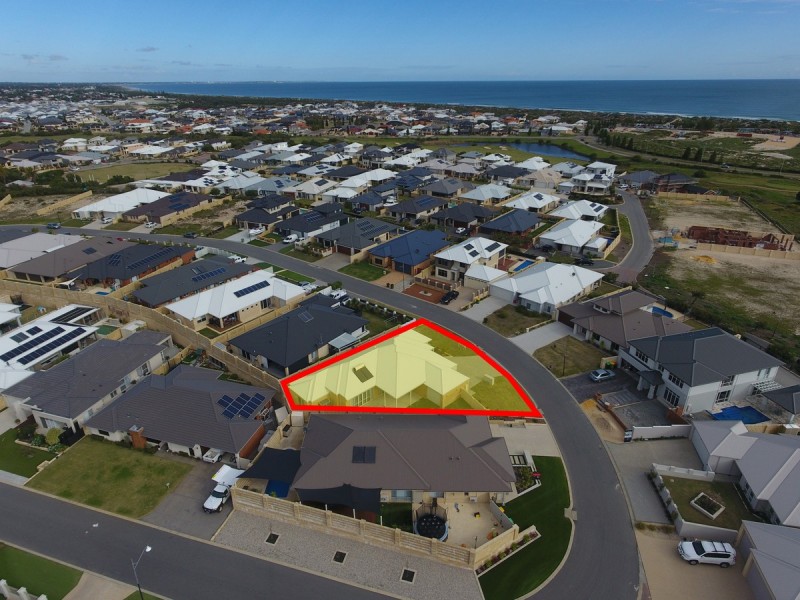 18 Holloways Ridge, Secret Harbour WA 6173