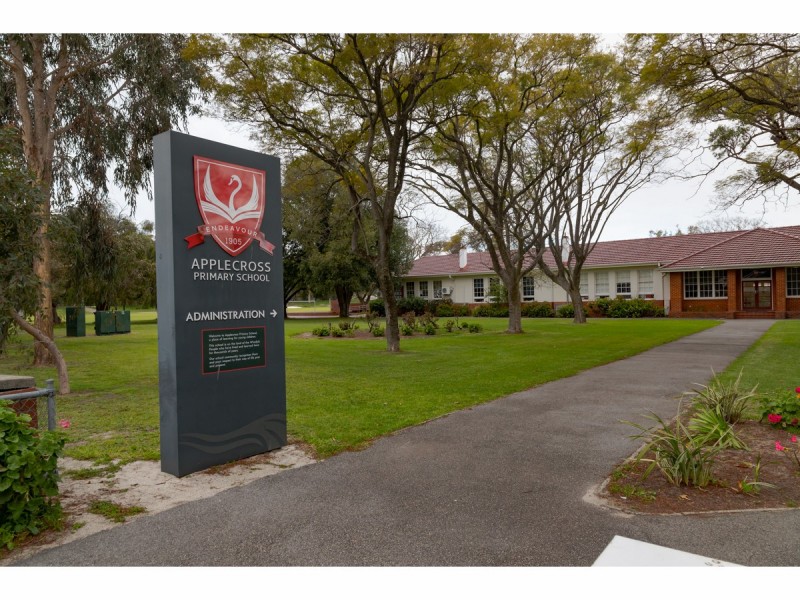 2/79 Gairloch Street, Mount Pleasant WA 6153