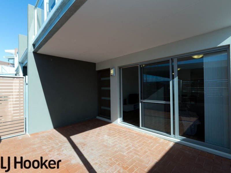 Apartment 1/22 Hampstead Gate, Success WA 6164