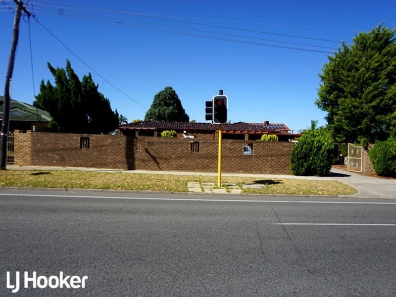 557 Marmion Street, Booragoon WA 6154