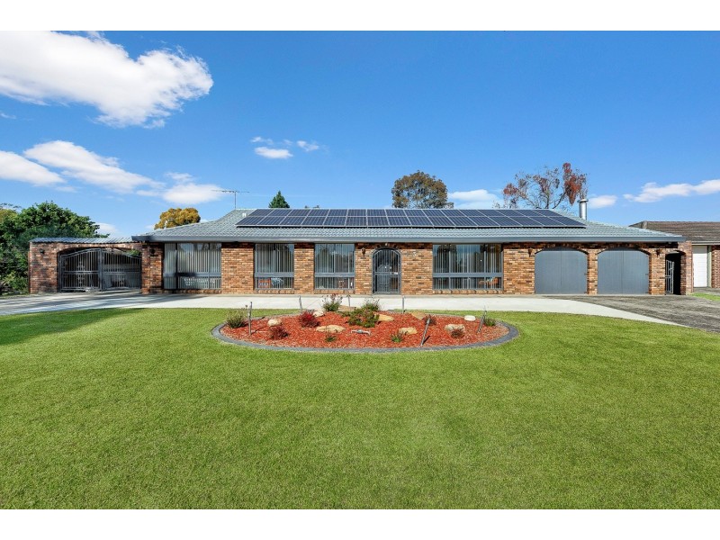 3 Chateau Crescent, St Clair NSW 2759