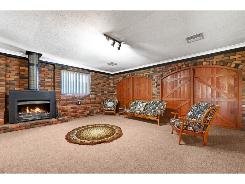 3 Chateau Crescent, St Clair NSW 2759