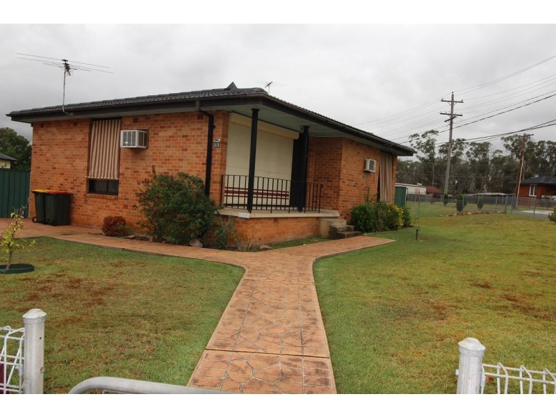 13 Boulderwood Road, Blackett NSW 2770