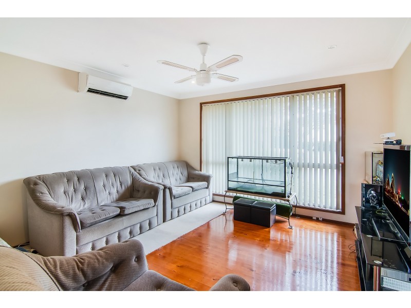 1 Fontana Close, St Clair NSW 2759