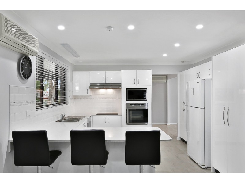 12 Derwent Place, St Clair NSW 2759