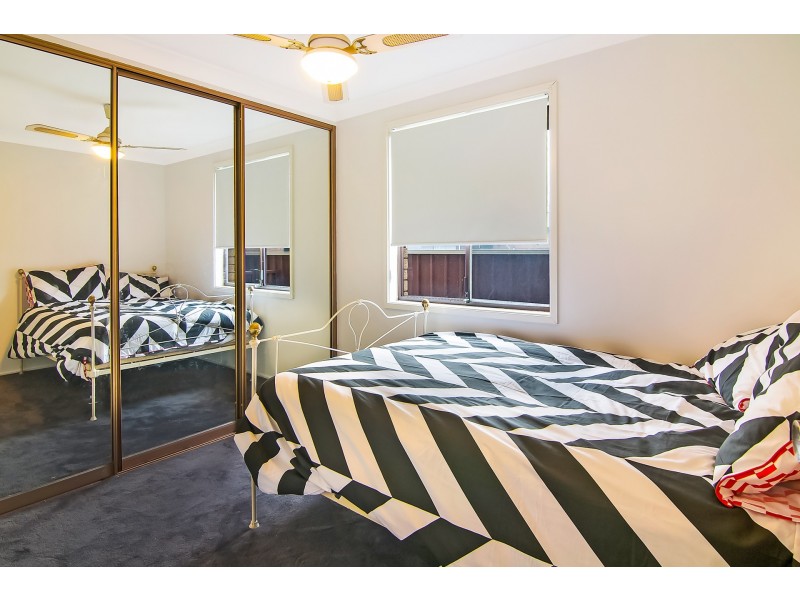 2 Nile Place, St Clair NSW 2759