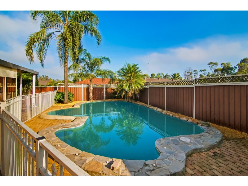 2 Nile Place, St Clair NSW 2759