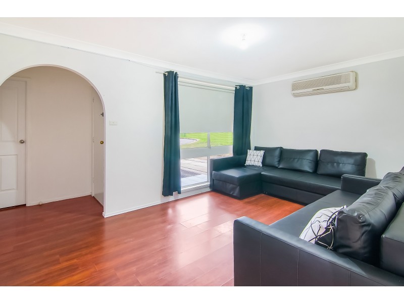 27 Augusta Place, St Clair NSW 2759