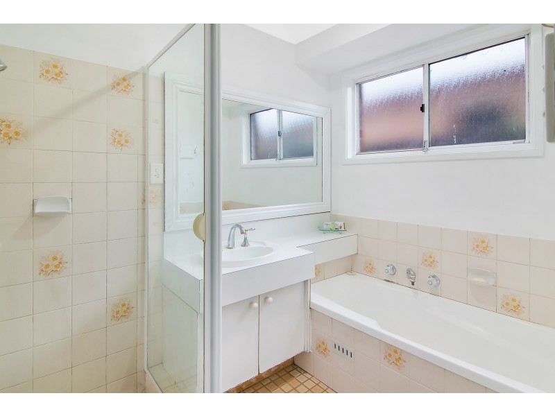 27 Augusta Place, St Clair NSW 2759