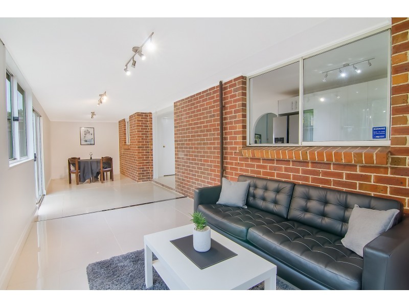 27 Augusta Place, St Clair NSW 2759