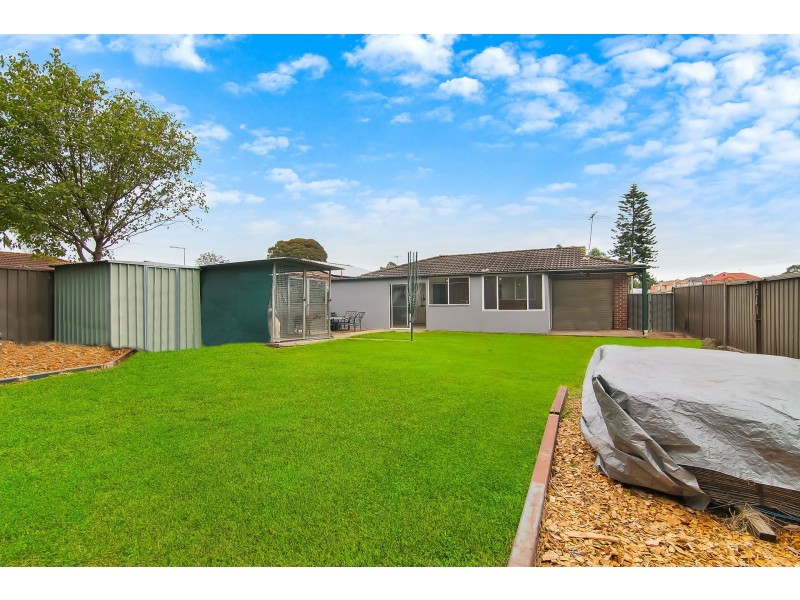 27 Augusta Place, St Clair NSW 2759