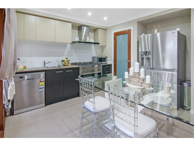 7 Fenner Place, Ropes Crossing NSW 2760