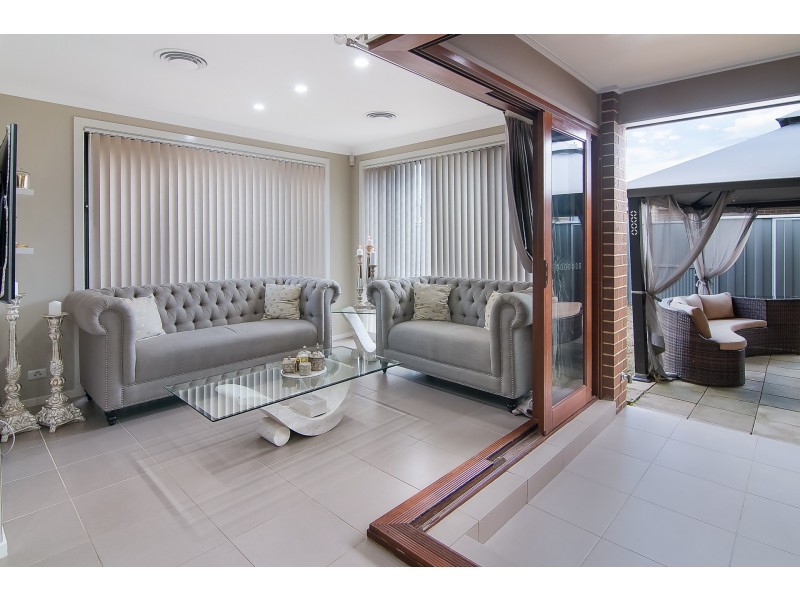 7 Fenner Place, Ropes Crossing NSW 2760