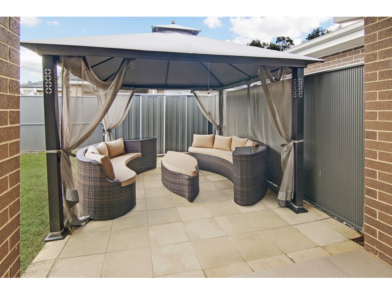 7 Fenner Place, Ropes Crossing NSW 2760