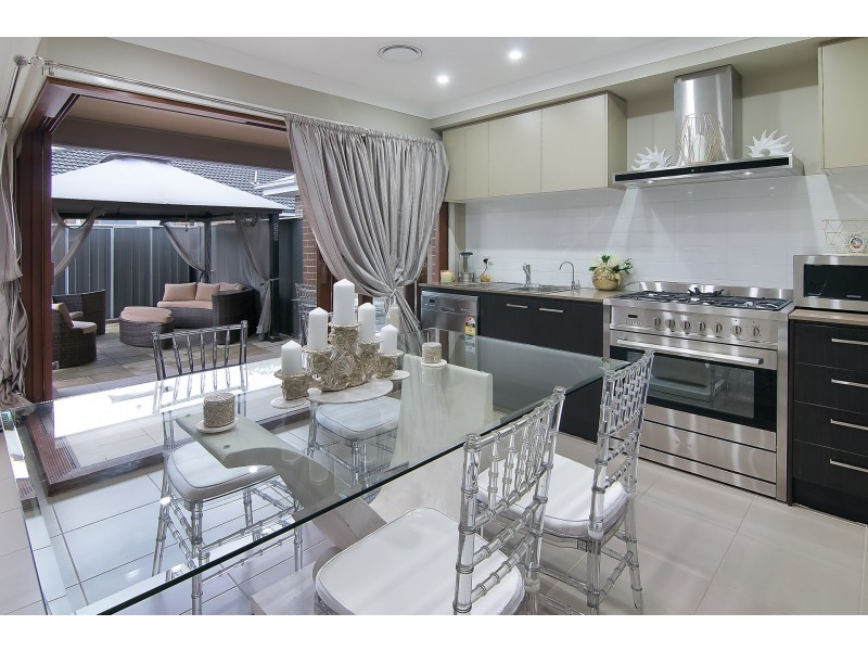 7 Fenner Place, Ropes Crossing NSW 2760