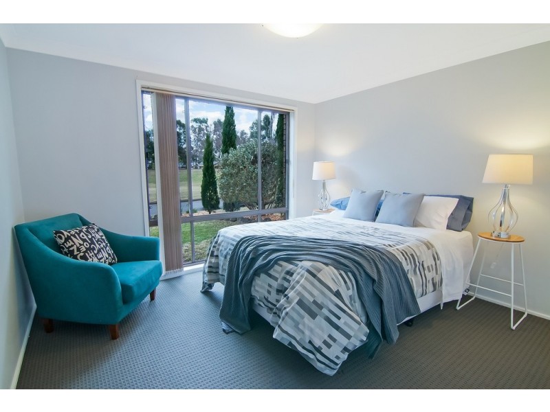 6 Othello Place, St Clair NSW 2759